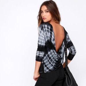 LULU'S ONLY IN RETRO-SPECT BLACK TIE-DYE TOP